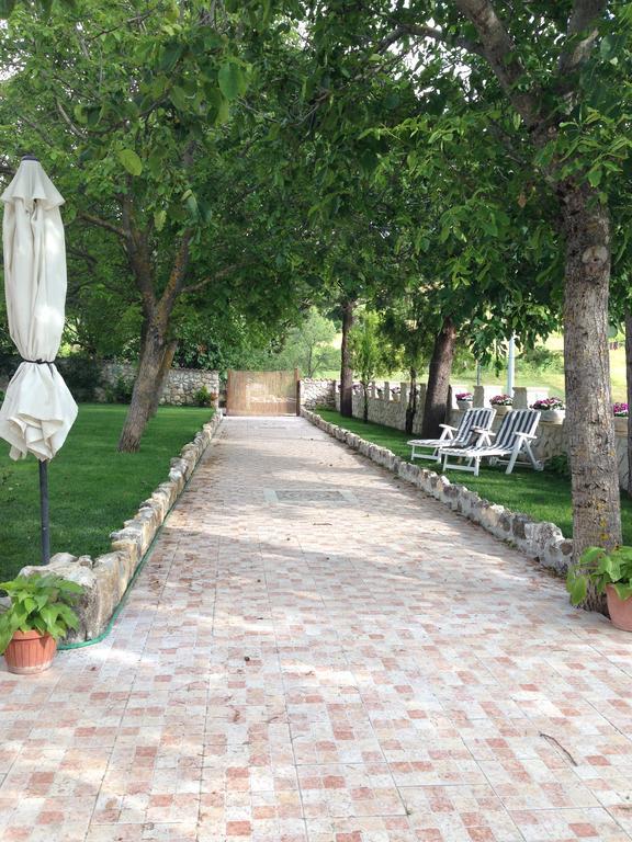 Agriturismo Capriccio Di Giove Cansano Buitenkant foto