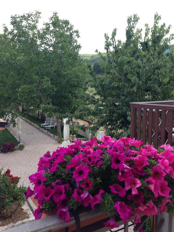 Agriturismo Capriccio Di Giove Cansano Buitenkant foto